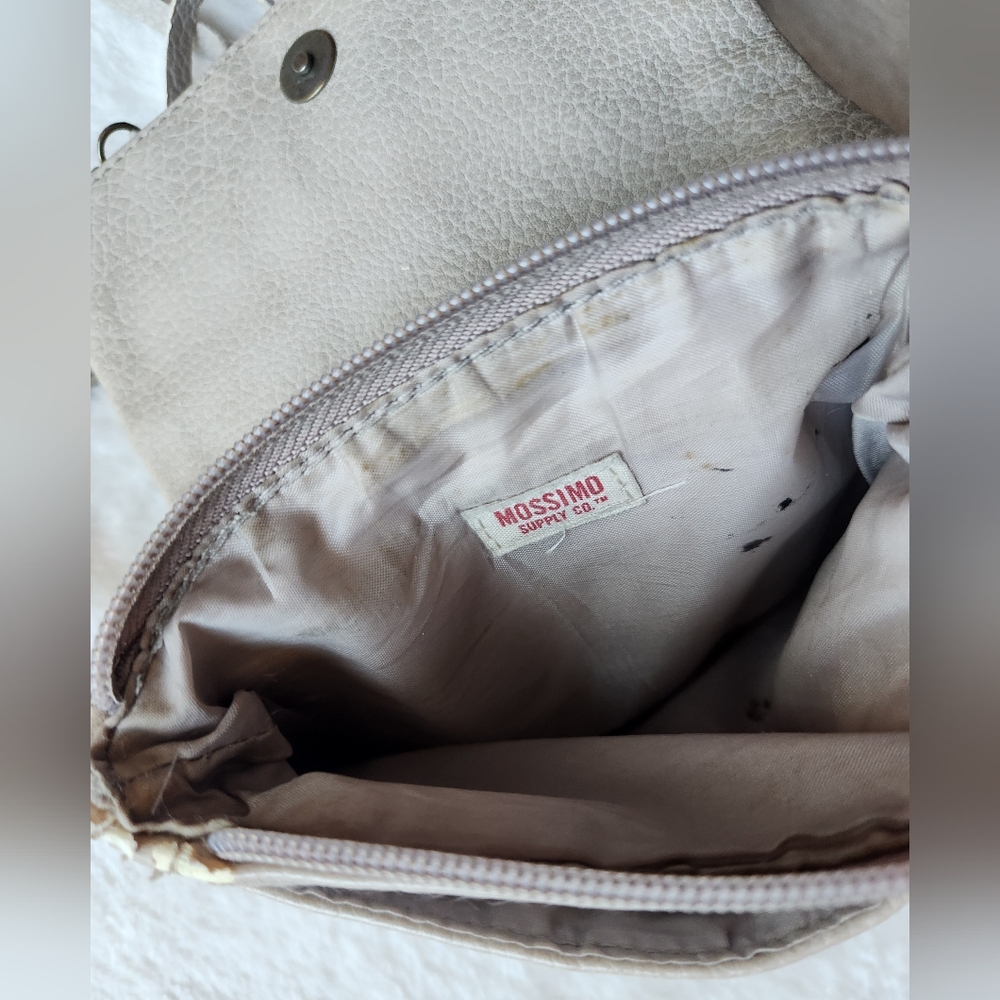Mossimo Supply Co Gray Crossbody Bag with Adjustable Strap - Picture 10 of 12